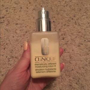Clinique dramatically different moisturizer