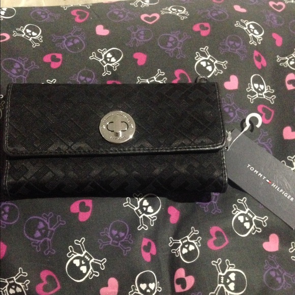Tommy Hilfiger wallet