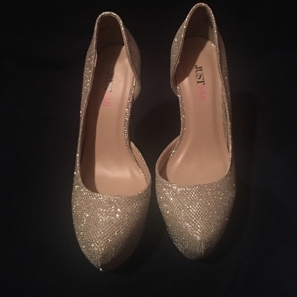 Gold High heels - Picture 2 of 4