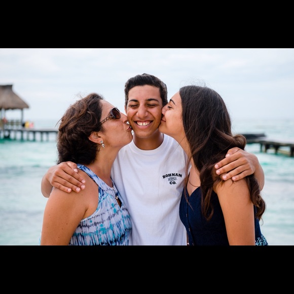 Meet your Posher, Nancy M (diamondmnm) since 3/13 - Picture 4 of 5