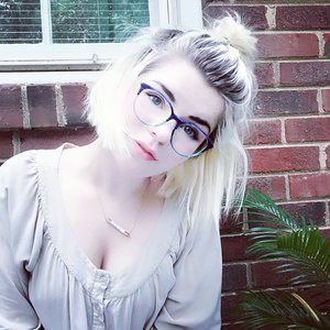 Meet your Posher, Monica