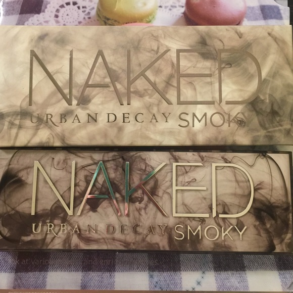 ❌Sold❌Urban Decay Naked Smoky
