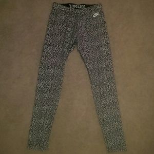 NIKE Workout Leggings NWOT