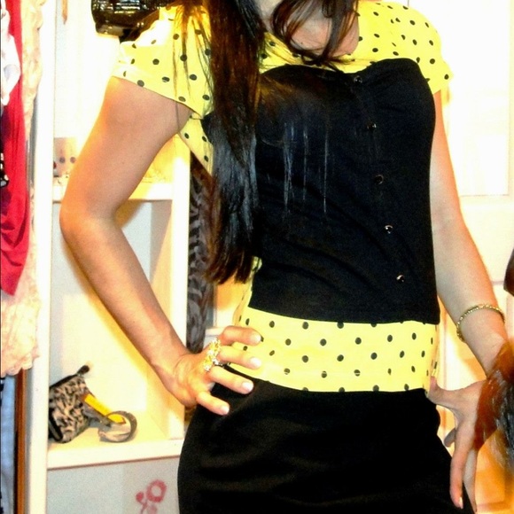 Polka dots top black and yellow
