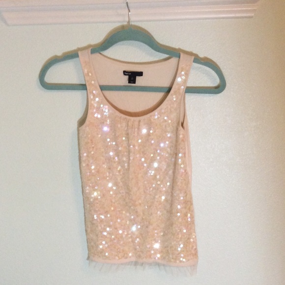 SEQUINED CREAM TOP