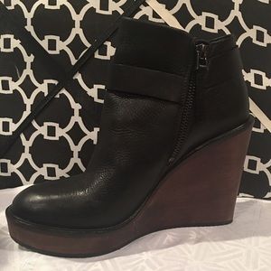 Dolce Vita ultra high wedge boot