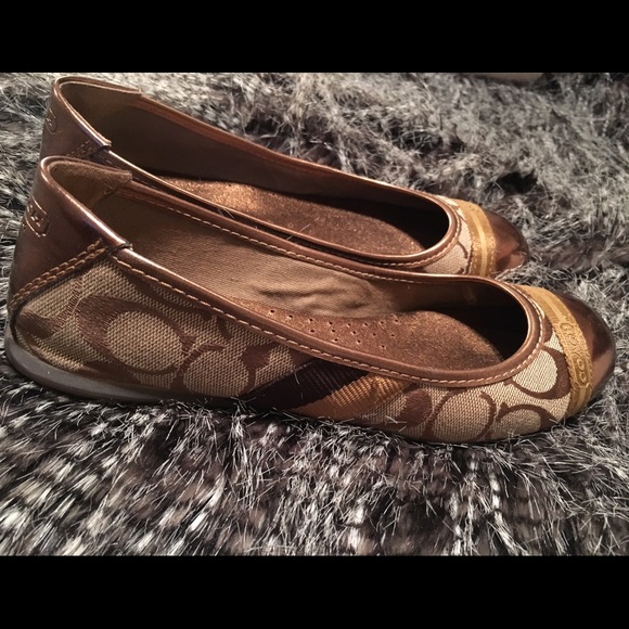 Coach flats