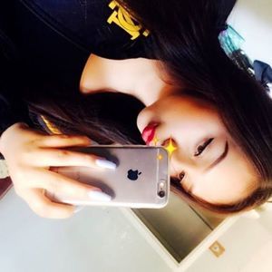 Meet your Posher, April