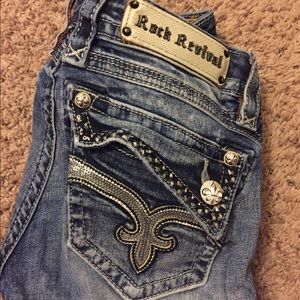 Light wash rock revival skinny jeans! OFFER ME!!!!