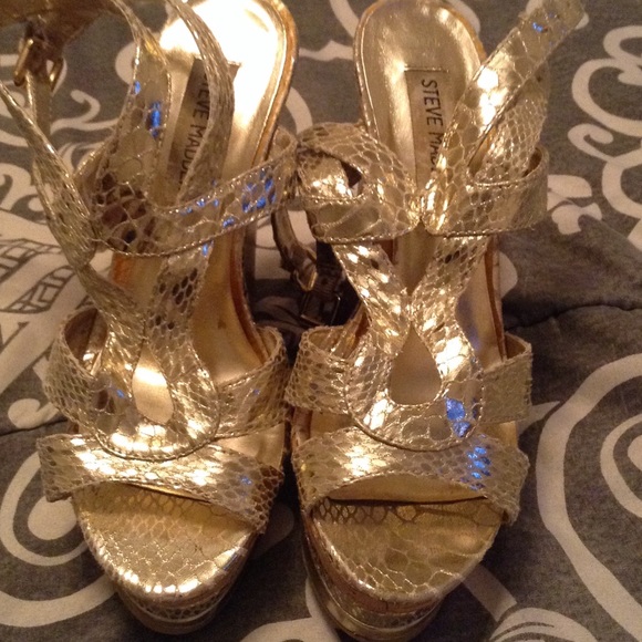 Gold Steve Madden wedges