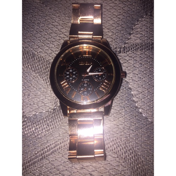 Quartz rose gold watch