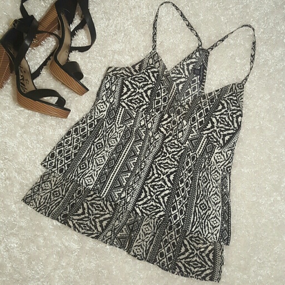 AE b&w flowy top
