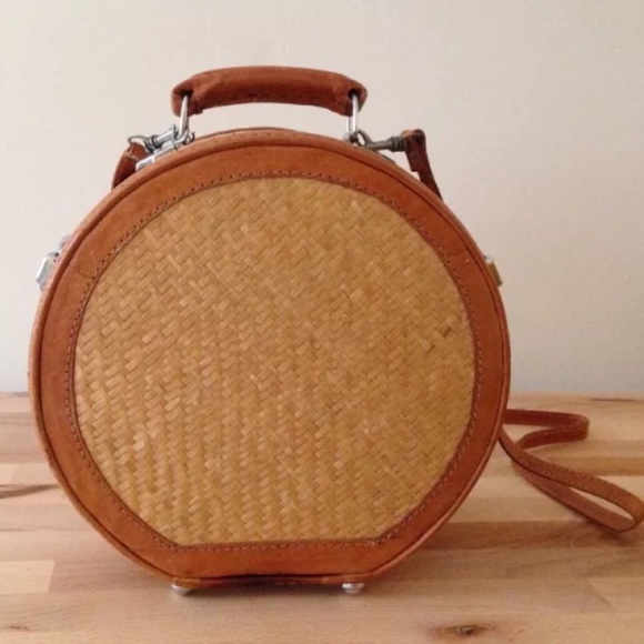 *Sold* Vintage 1950's basket - Picture 1 of 4