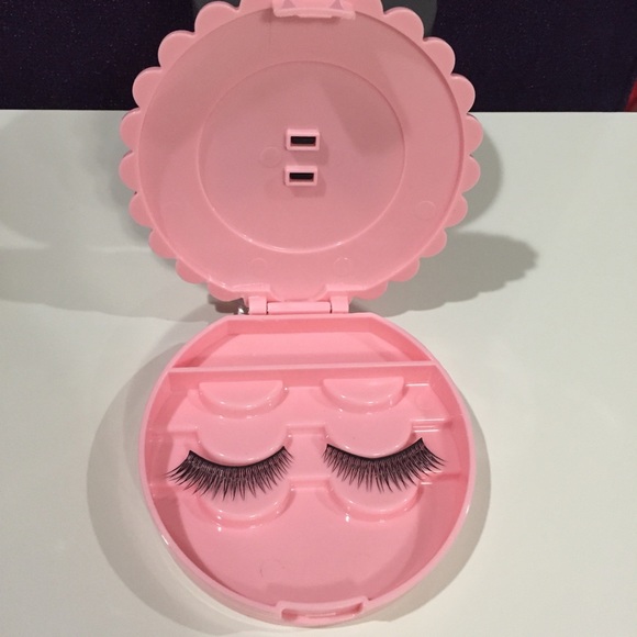 ❌SOLD❌ 1️⃣ NEW  🎀 House OF Lashes 🎀 Case Compact - Picture 2 of 4