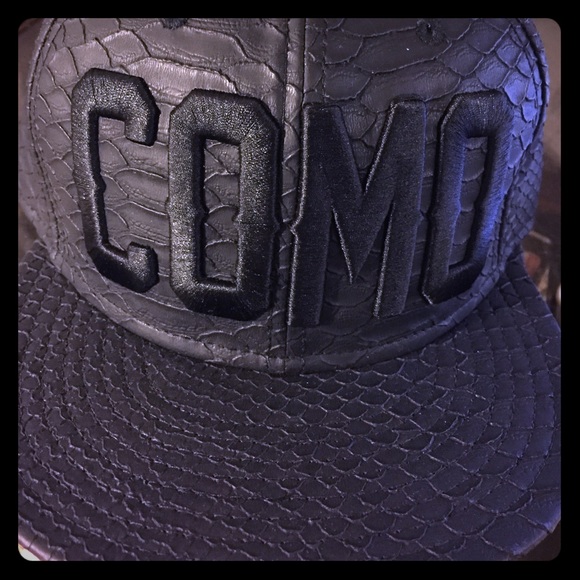 COMO Python hat - Picture 1 of 4