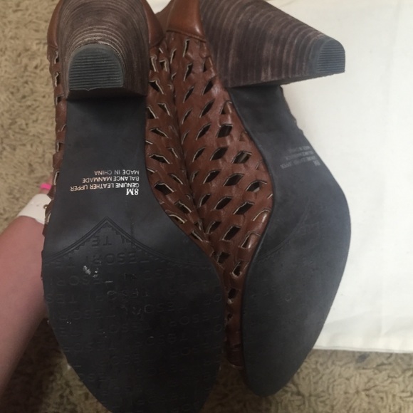 Open toe booties - Picture 3 of 3