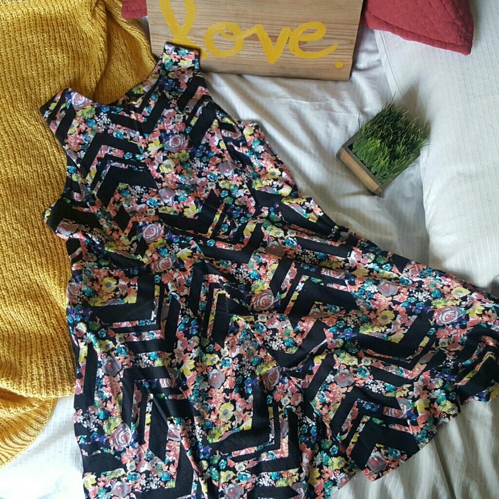 Sleeveless chevron and floral skater dress
