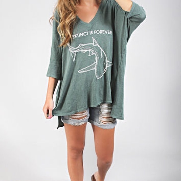 **ISO SHARK V-Neck***