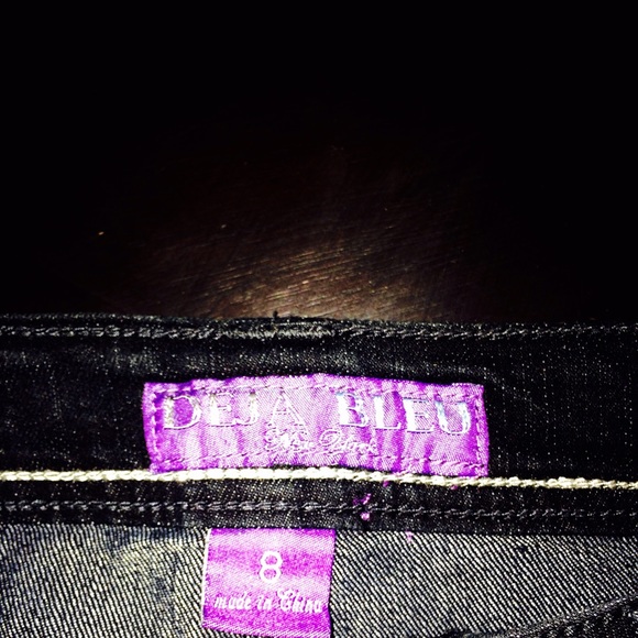 Sleek and Stylish Denim Pencil Skirt - Picture 4 of 4