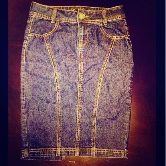 Guess Denim Pencil Skirt