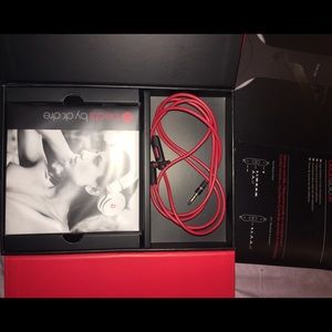 SOLD! Beats By Dre HeadPhones Set.