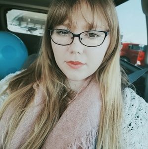 Meet your Posher, Cecelia