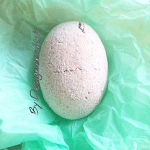 ✨Edith's Boutique "Grapefruit" Bath Bomb🌟