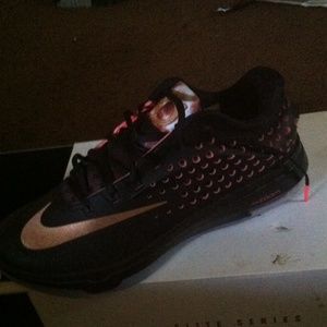 KdS 10 1/2 fits alil tight brand new