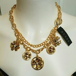 NWT! GUESS Flower Charm Gold Chain Necklace