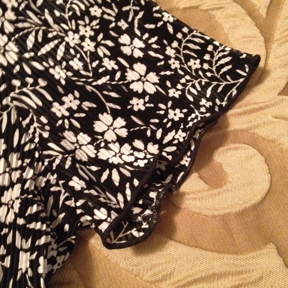 Cute dress - Picture 3 of 4