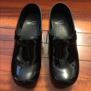 Dansko 'professional' patent leather black clogs