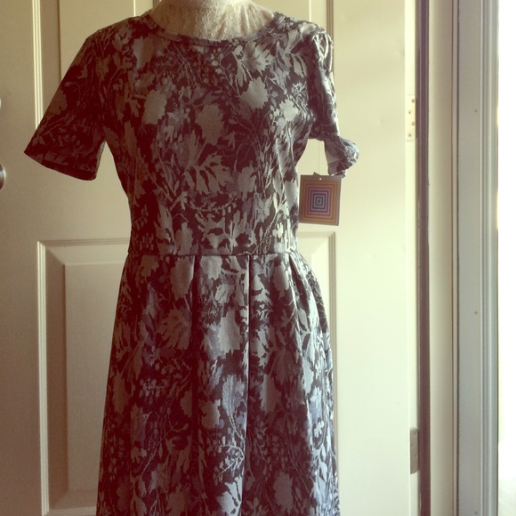 LuLaRoe Amelia net