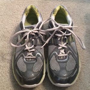 Skechers tone ups 8.5