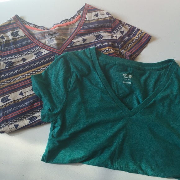 V-neck tees in turquoise and tribal print