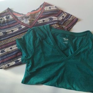V-neck tees in turquoise and tribal print