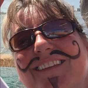 Meet your Posher, Joanie