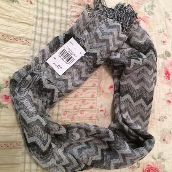 Rainbow Accessories - Really cute chevron design scarf FINAL PRICE‼️