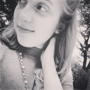 Meet your Posher, Genevieve