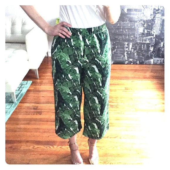 H&M Conscious Tropical Palm Leaf Crop Gaucho Pant