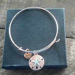 Rose gold starfish bangle