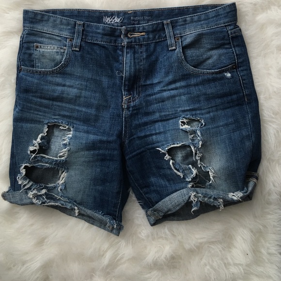 Ripped jean short