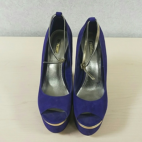 Heels - Picture 2 of 2