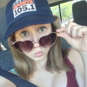 Meet your Posher, Mallory