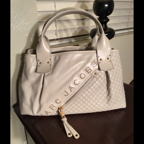 Marc Jacobs Handbags - Marc Jacobs Absolutely Stunning Cream & Gold purse