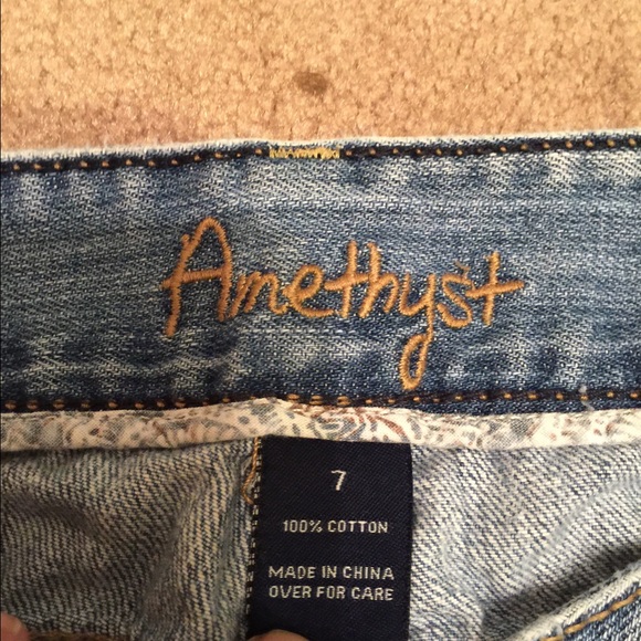 Comfy pair Amethyst jeans - Picture 4 of 4