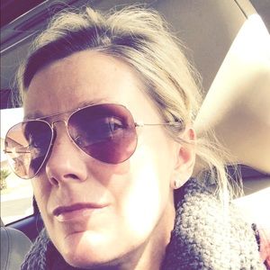 Meet your Posher, Cynthia