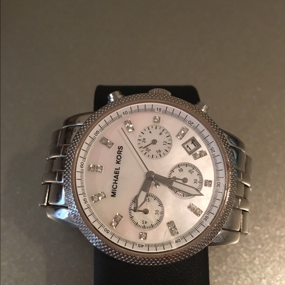 Women's Michael Kors - Picture 2 of 3