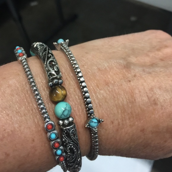 Jewelry - 3pc set fashion bangles