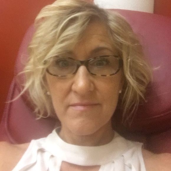 Meet your Posher, Kristen - Picture 1 of 1