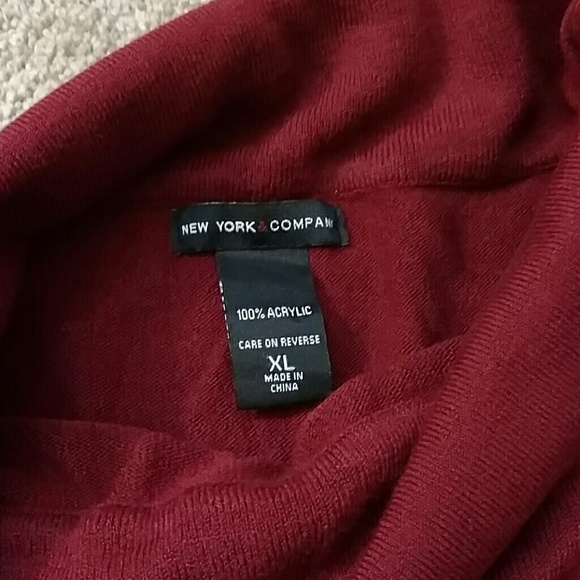 Maroon sweater - Picture 2 of 2
